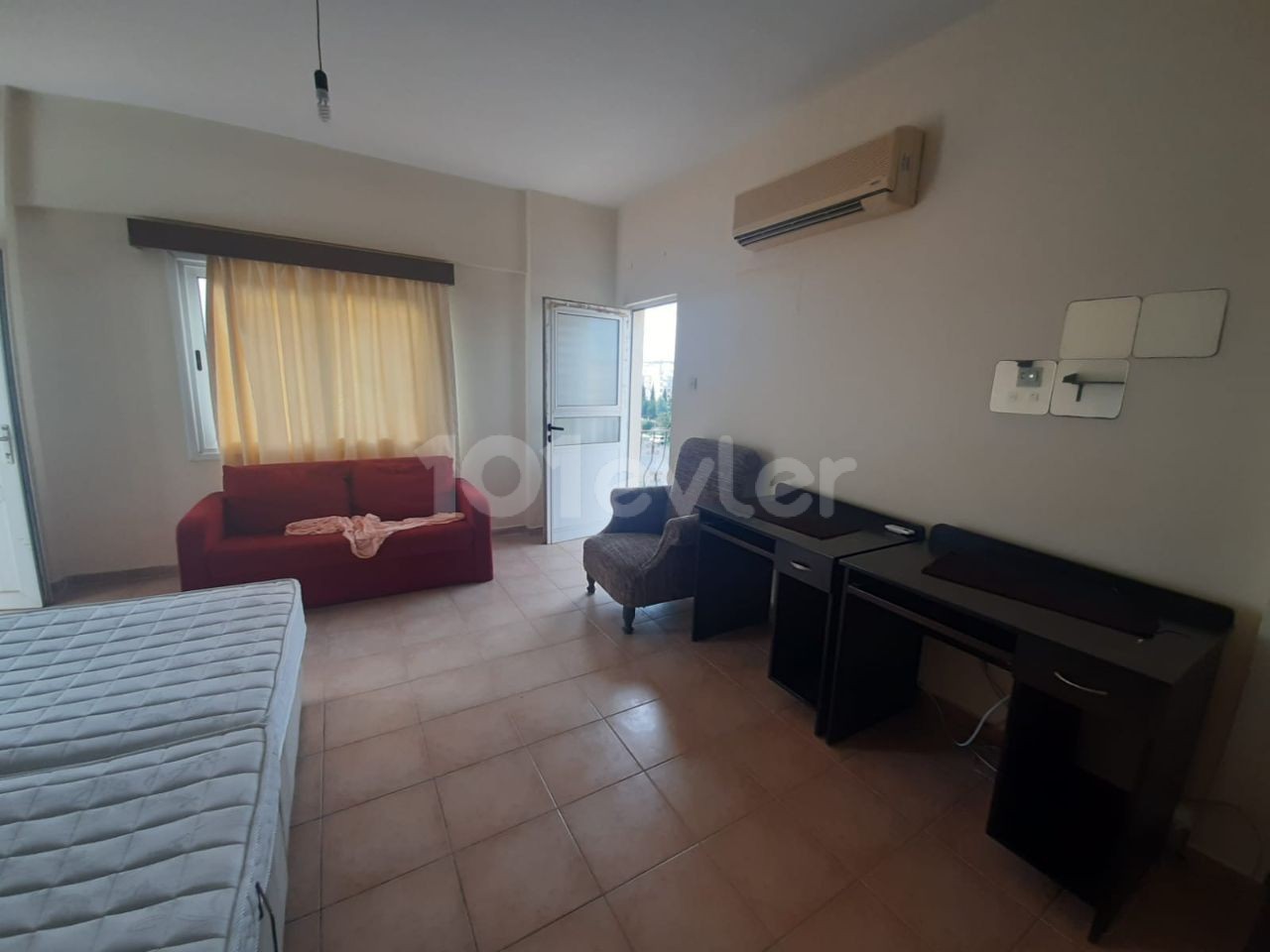 For rent in the center of Famagusta 6 months rent for 6 months £ 840 for 6 months deposit £ 140 and 1500 tl for 6 months water fee deposit commision 4. there is no elevator on the 4th floor. water 6 months 1500 tl electricity filtering meter