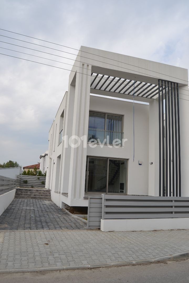 Lefkoşa Yenikentte satılık villa