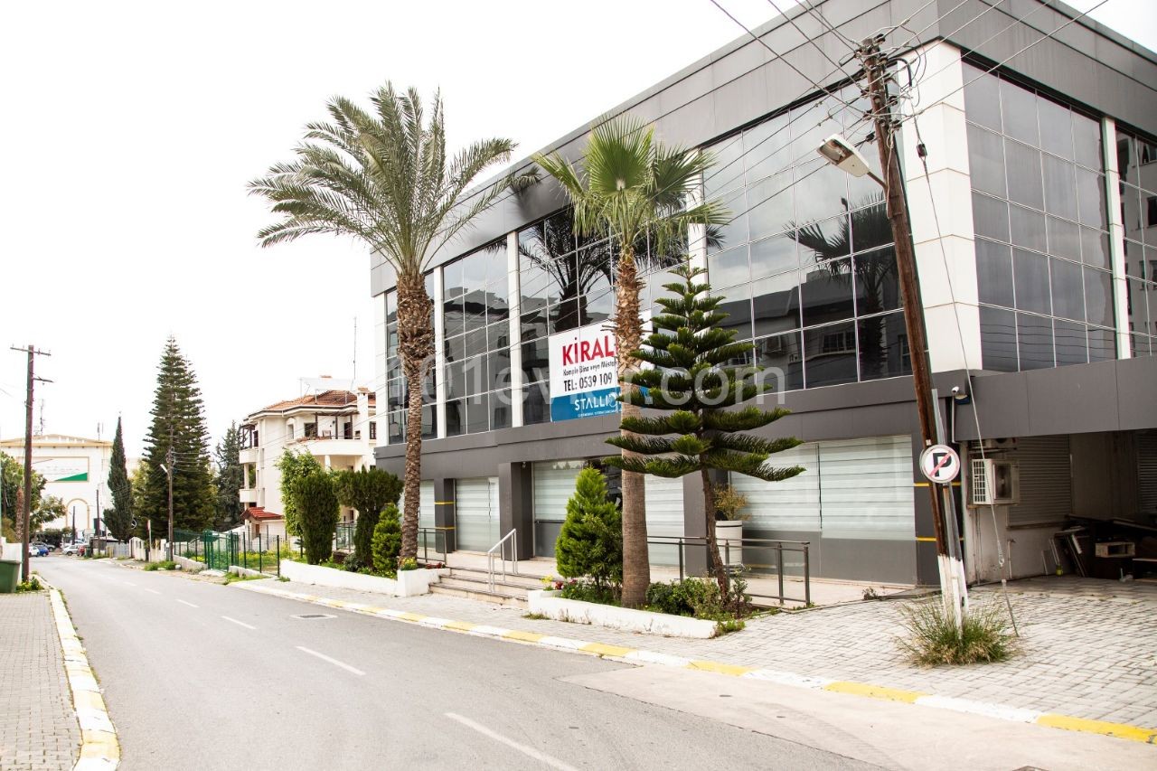 Полное здание для продажи или аренды в центре Кирении ** 