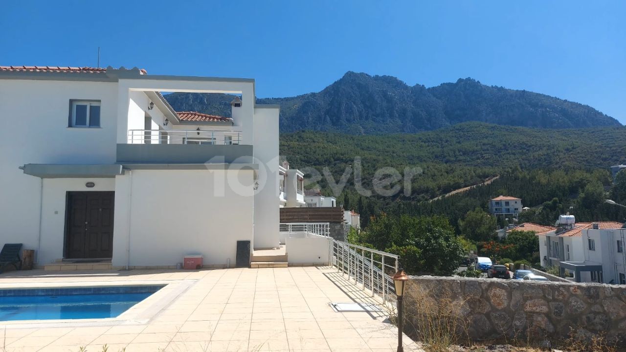 FURNISHED VILLA WITH PRIVATE POOL BY KYRENIA TOWN CENTER