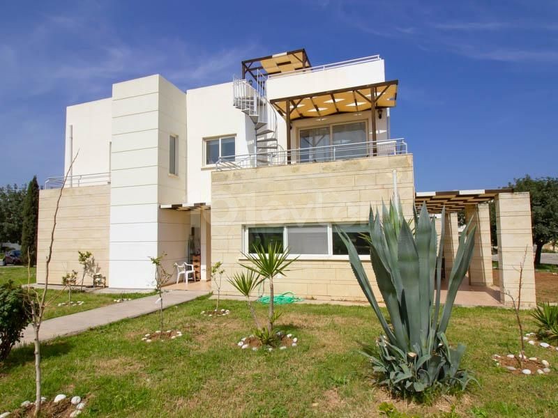 Unique 3 Bedroom Garden Apartment With A Shared Pool, In This Popular Part of Esentepe, And Within Walking Distance of The Mediterannean Sea