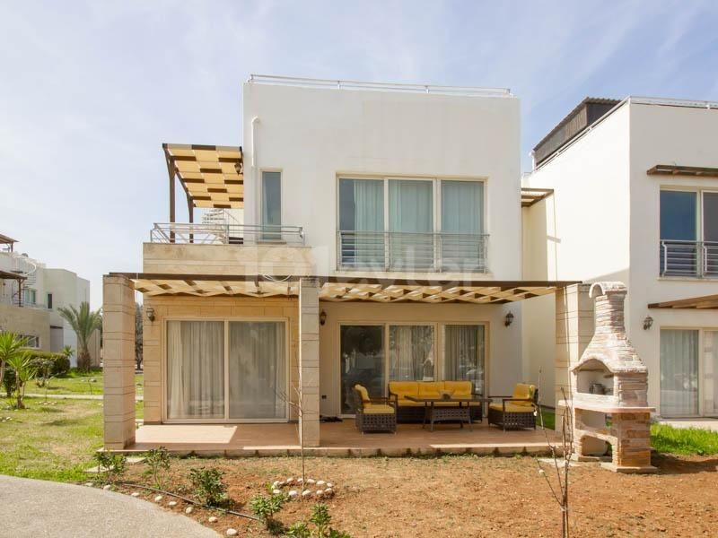 Unique 3 Bedroom Garden Apartment With A Shared Pool, In This Popular Part of Esentepe, And Within Walking Distance of The Mediterannean Sea