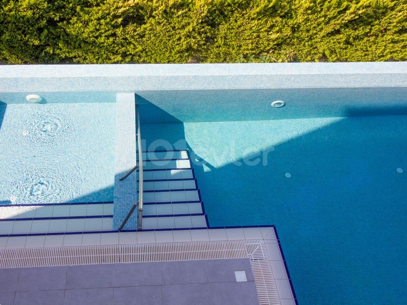 Ultra Lüks Mükemmel bir Villa + 5 Yatak Odalı + Özel Yüzme Havuzlu + Asansörlü + Merkezi Isıtma ref 1833