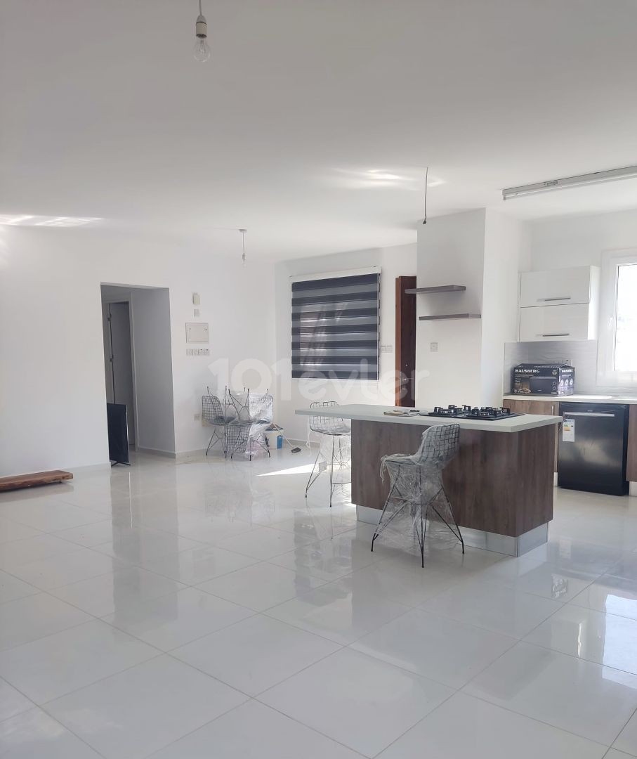 Amazing 3 bedroom 'brand new' penthouse on this much sought after well maintained site in Kucuk Erenkoy