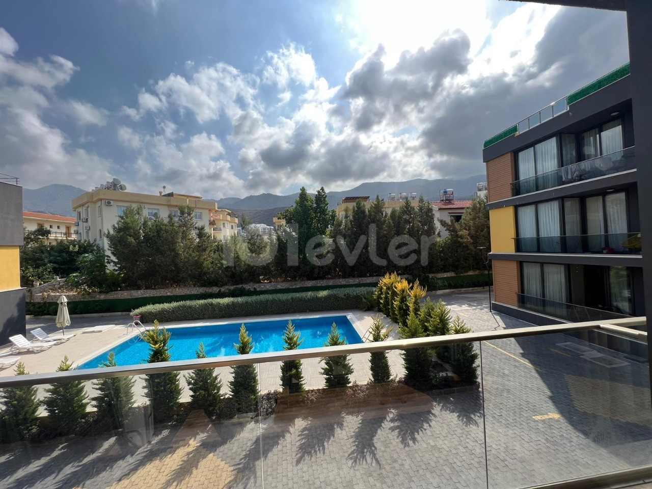 Clean and well-maintained rental apartment with shared pool Jul ** 