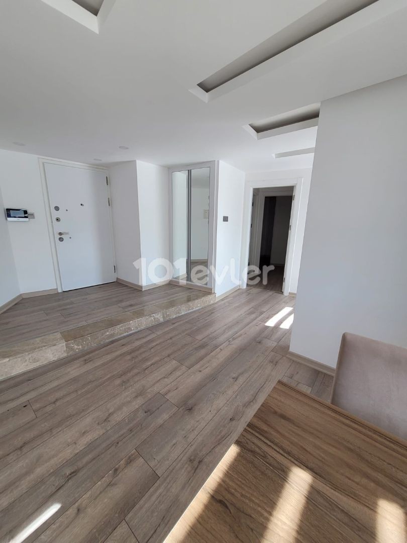 Duplex-Penthouse-Wohnung zur Miete in Kyrenia Zentrum