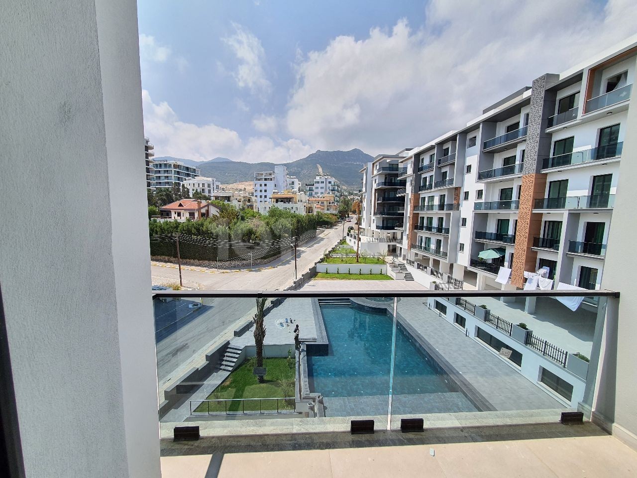 Апартаменты в центре Кирении / Ultra Lux | с общим бассейном | 2+1 Пентхаус |видом на горы ** 