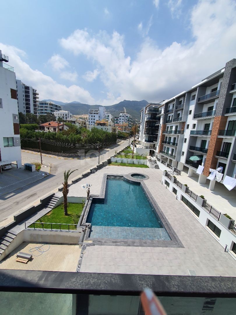Girne Merkez | Ultra Lux | Ortak Havuzlu | 2+1 Penthouse |Dağ Manzaralı Daire