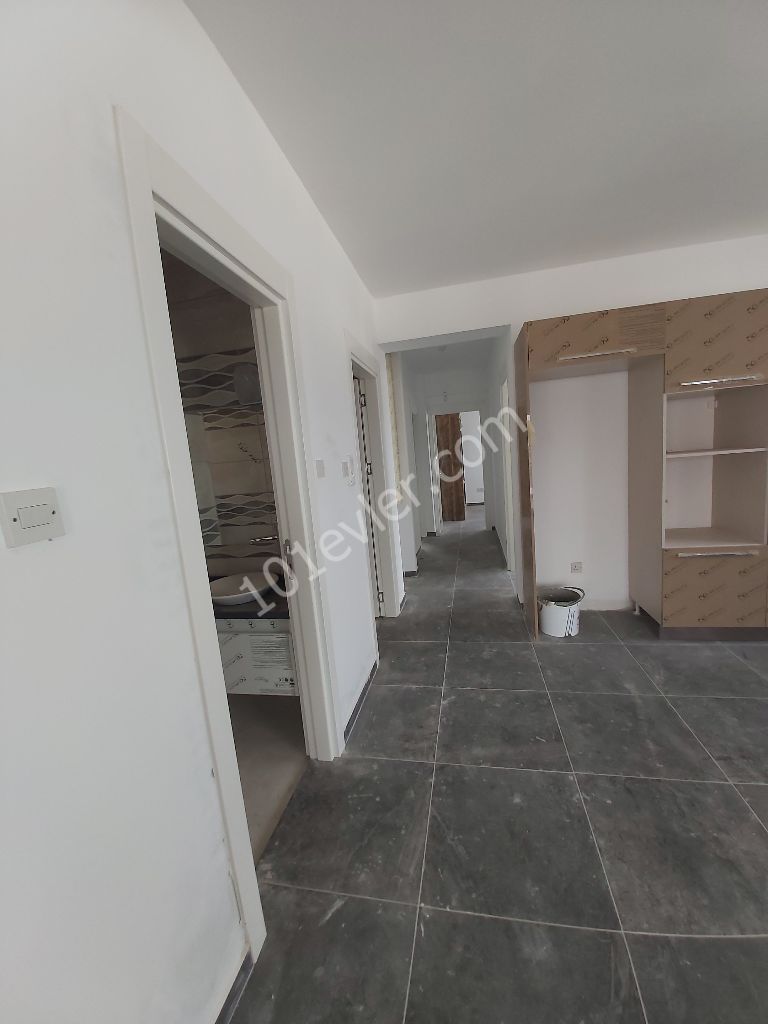 AN APARTMENT FOR SALE ON A MODERN DESIGNED SITE WITH A HIGH QUALITY OF LIFE WITH A SAFE POOL OVERLOOKING THE SEA AND THE MOUNTAIN IN ALSANCAK 05338445618 ** 