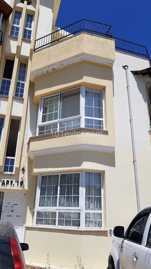 3 bedroom flat for rent in Girne near Nusmar market for rent 