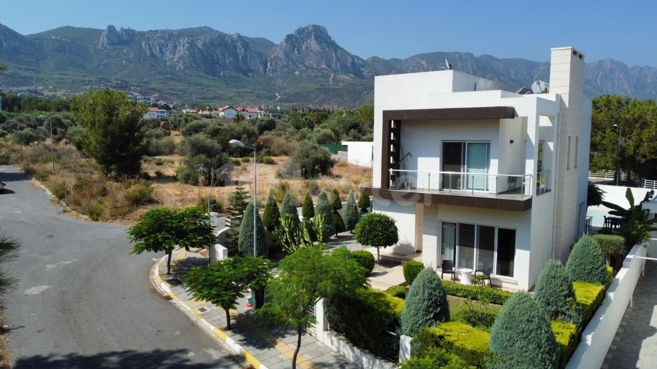 Türkische Eigentumswohnung villa in Kyrenia Zeytinlik te zu verkaufen ** 