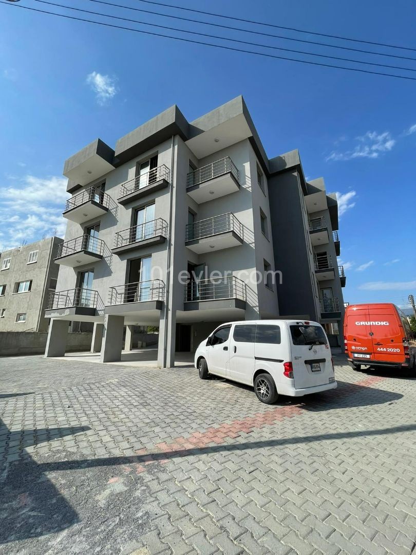 Super luxury apartment in Hamit village 10 minutes walk from Duralara market 250 stg payment 6+6 2 deposit 05338711922 05338616118 kamsel real estate ** 